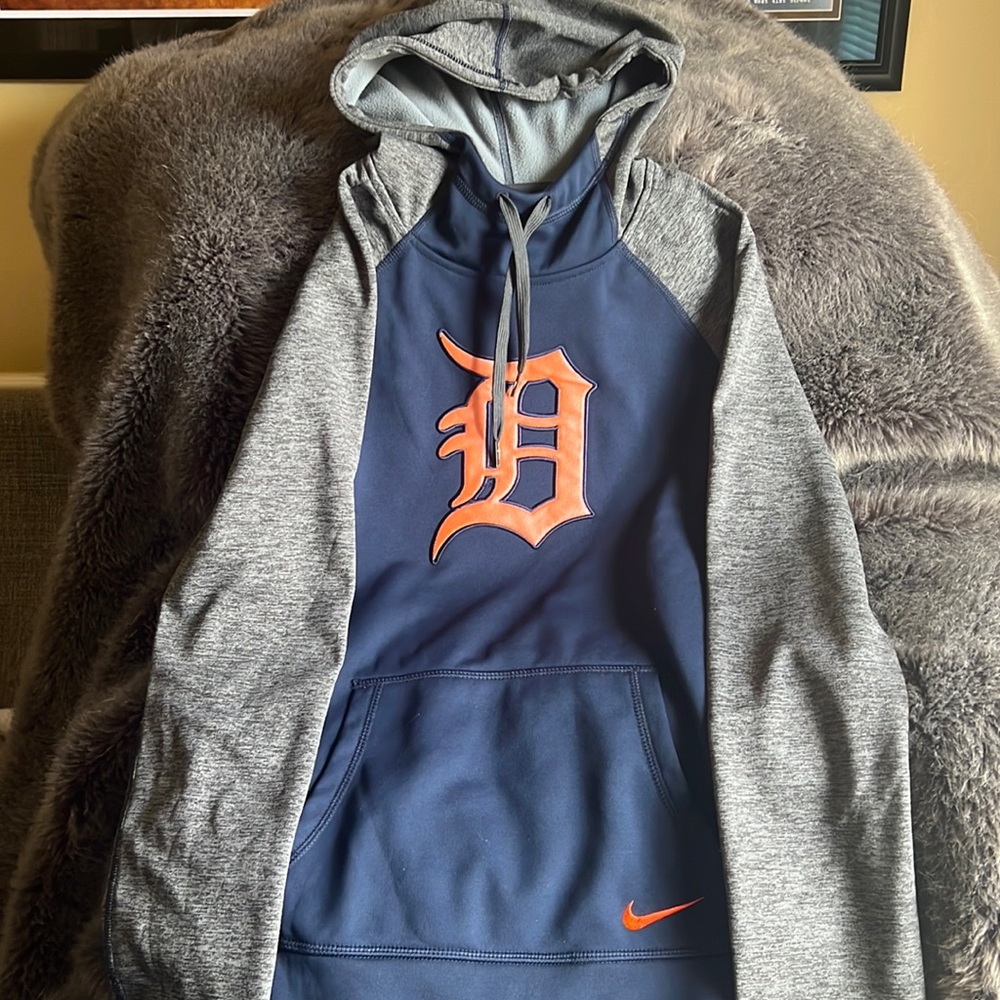 Like New Nike Therma Fit Detroit Tigers Hooded Sweatshirt